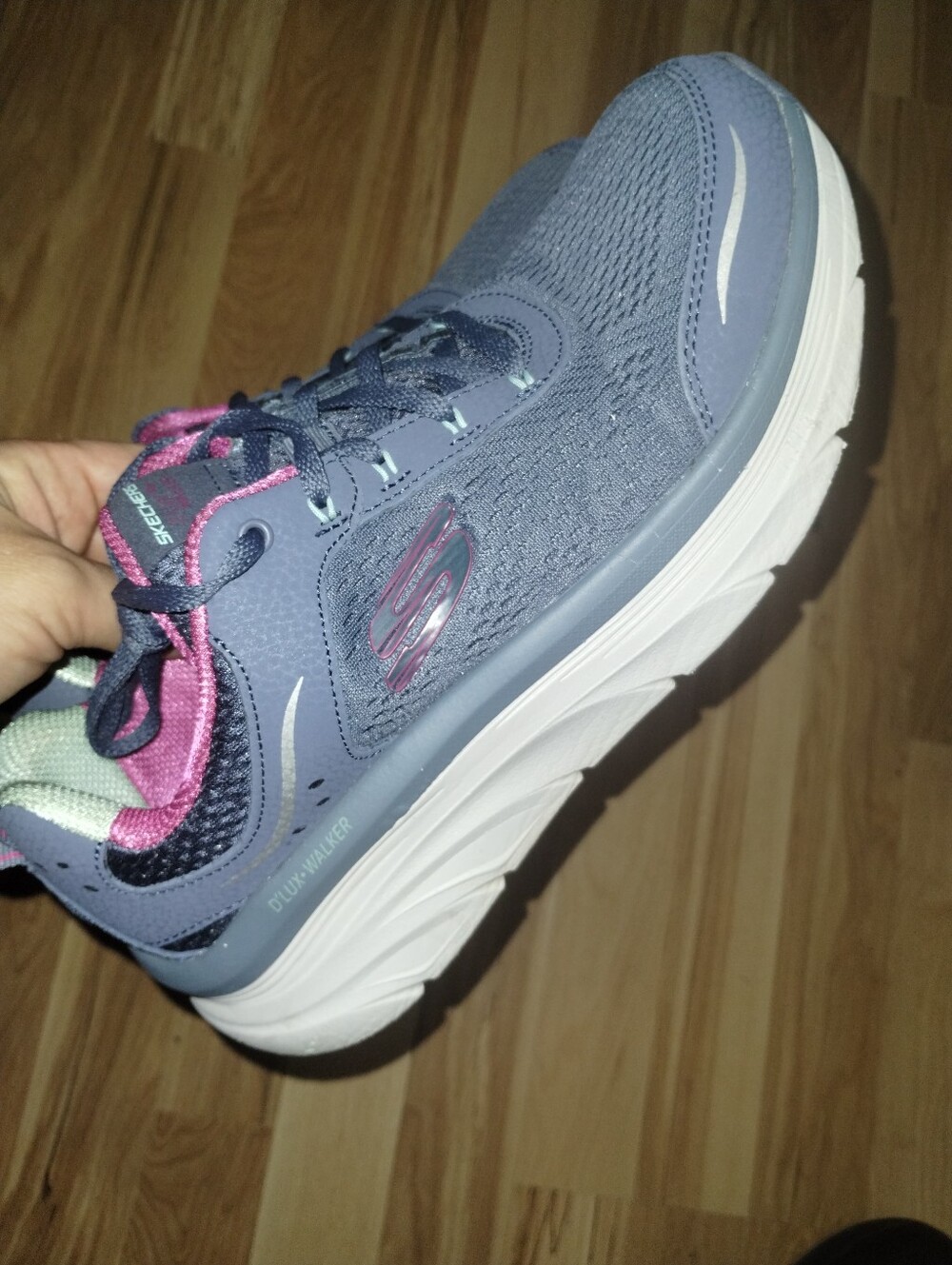 SKECHERS Women's Relaxed Fit: D'Lux Walker-Infinite Motion 9.5